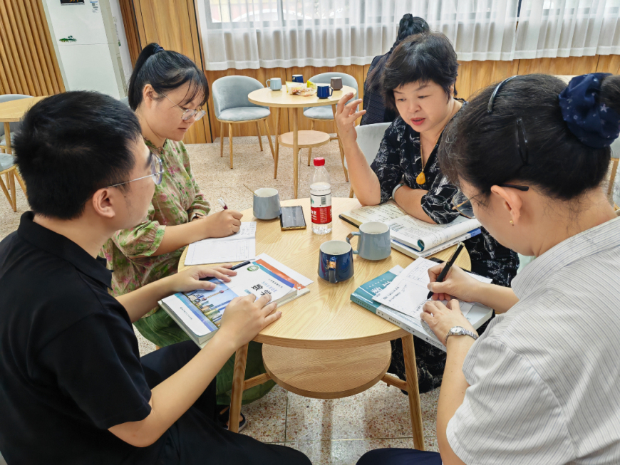 数学组视导4.jpg