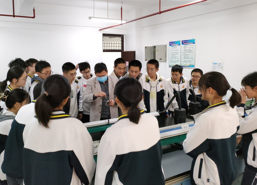 到师大实验做实验3.jpg